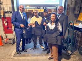 Nueva York dona chalecos antibalas a República Dominicana