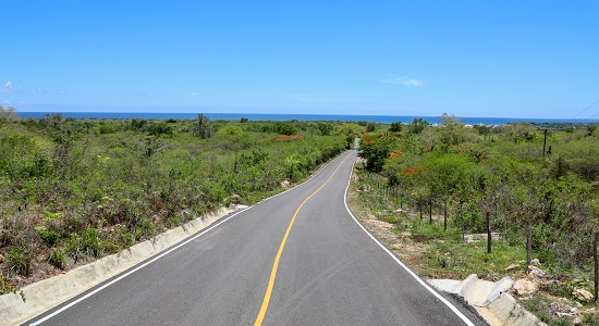 Carretera cruce carretera del Coral