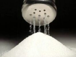 Consumir sal en exceso causaría enfermedad hepática grave